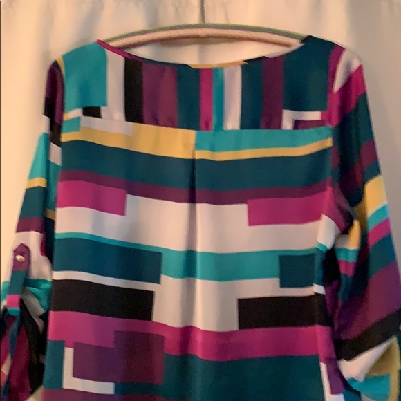 APD 9 geometric 3/4 sleeve blouse 100% polyester - Picture 4 of 4